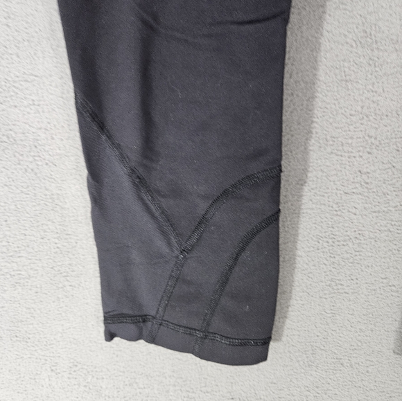 Lululemon Athletic Womens Leggings Size 6 Crop Soild Black Pockets - Picture 8 of 8